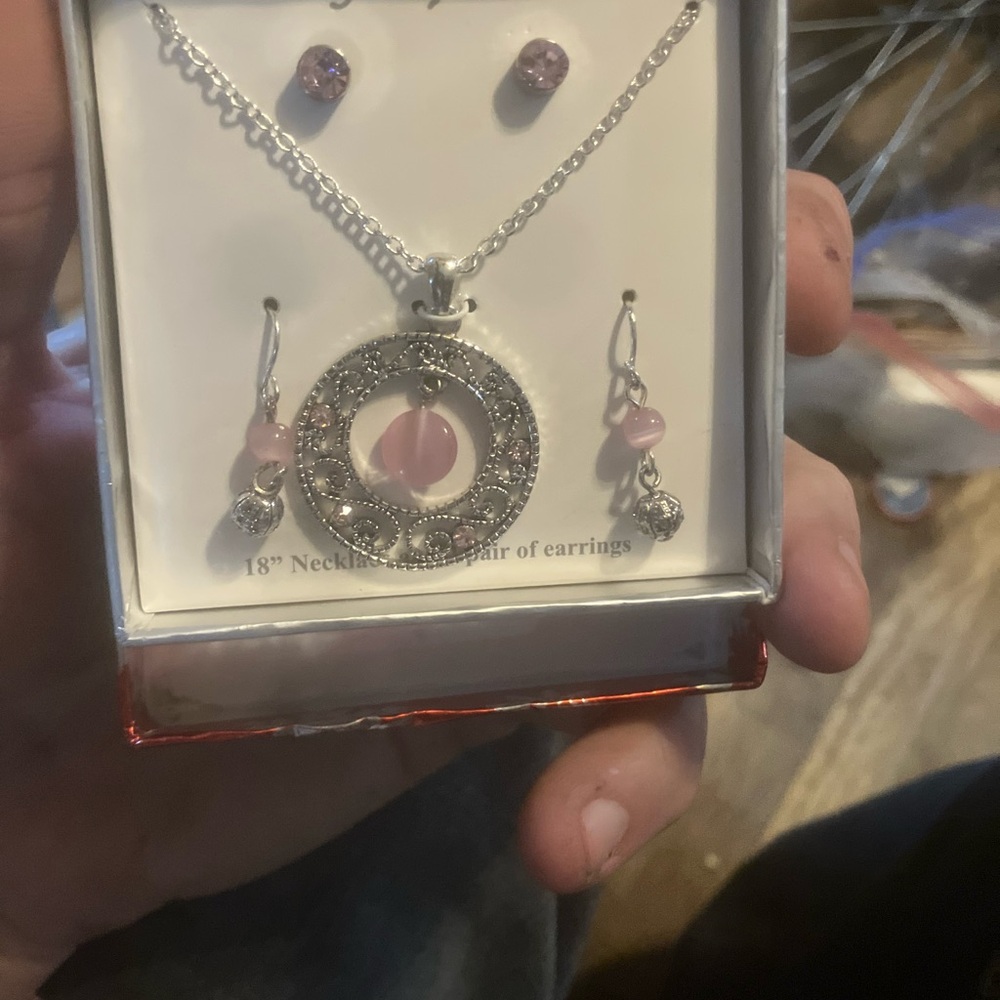 Elegant Pink Stone Jewelry Set
